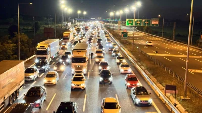 Kurban Bayramı tatili için yola çıkan vatandaşlar, Anadolu Otoyolu’nun Bolu