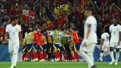 UEFA Uluslar Ligi yarı finalinde Fransa’yı 5-4 yenen İspanya, finalde