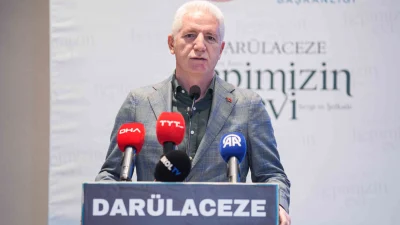 İstanbul Valisi Davut Gül, Kurban Bayramı’nda Darülaceze sakinlerini ziyaret ederek