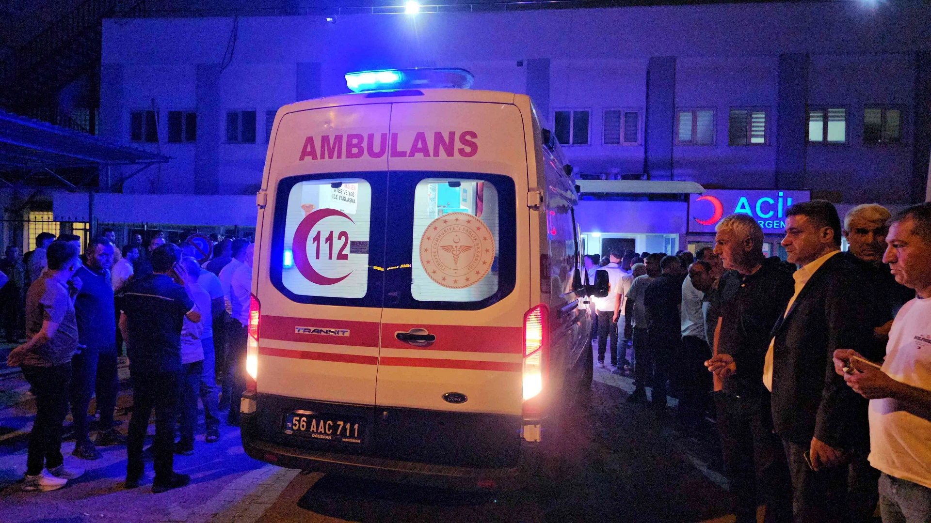 Siirt’in Kurtalan ilçesinde düğün sırasında gerçekleşen silahlı saldırıda 1 kişi