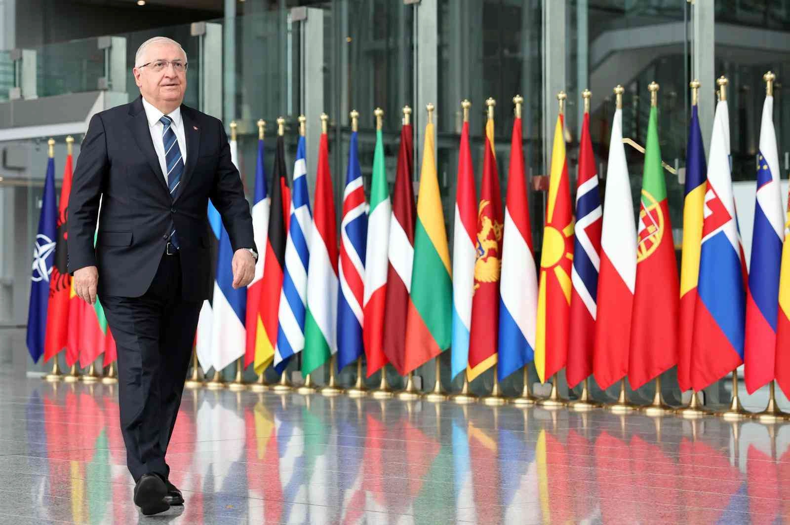 Bakan Yaşar Güler, Brüksel temaslarında Türkiye’nin NATO’daki güçlü rolünü ve