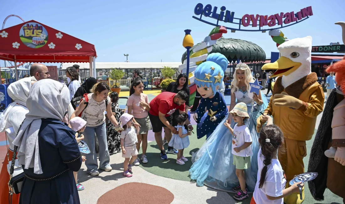 Bayramın ikinci gününde İstanbul’daki eğlence parkları, çocuklarıyla eğlenmek isteyen ailelerin