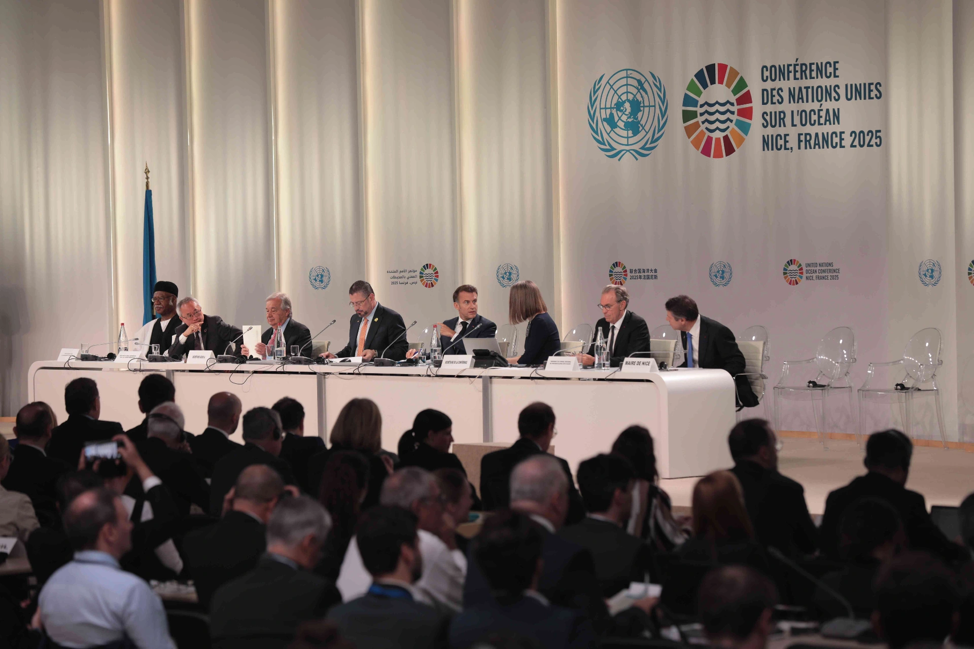 Dünya liderleri, okyanusların karşı karşıya olduğu tehditleri ele almak üzere