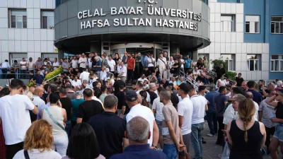Manisa Büyükşehir Belediye Başkanı Ferdi Zeyrek, geçirdiği kardiyak arrest sonucu