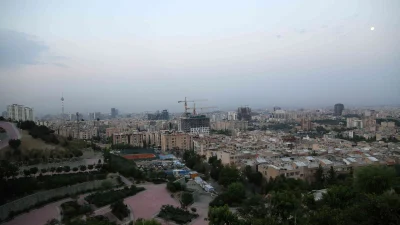 İsrail’in Tahran’a yönelik saldırılarında sivil binalar hedef alındı. İran devlet