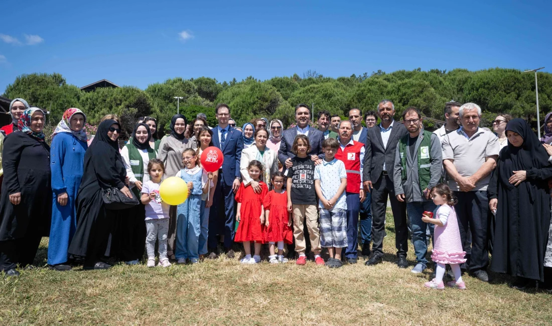 Sarıyer’de “Dijital Detoks” Temalı Aile Şenliği Düzenlendi Sarıyer'de düzenlenen dijital detoks temalı etkinlikte aileler ekranlardan uzaklaşarak birlikte