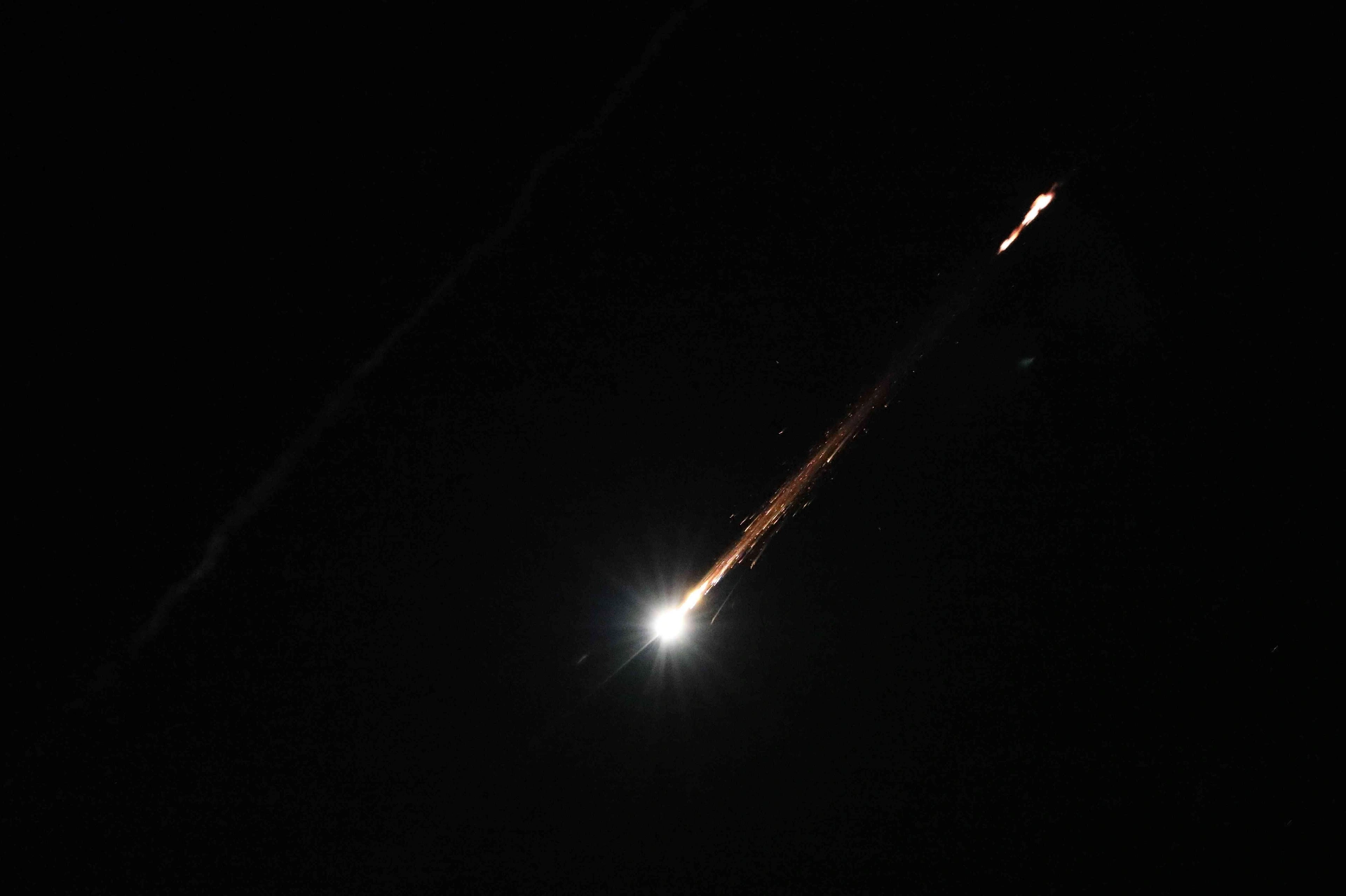 İran, Irak'taki ABD üssünü füzelerle vurduğunu açıkladı; saldırı Katar’daki ABD