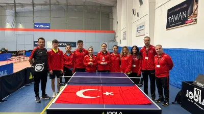 Çekya’daki uluslararası para masa tenisi turnuvasında milli sporcularımız Ebru Acer