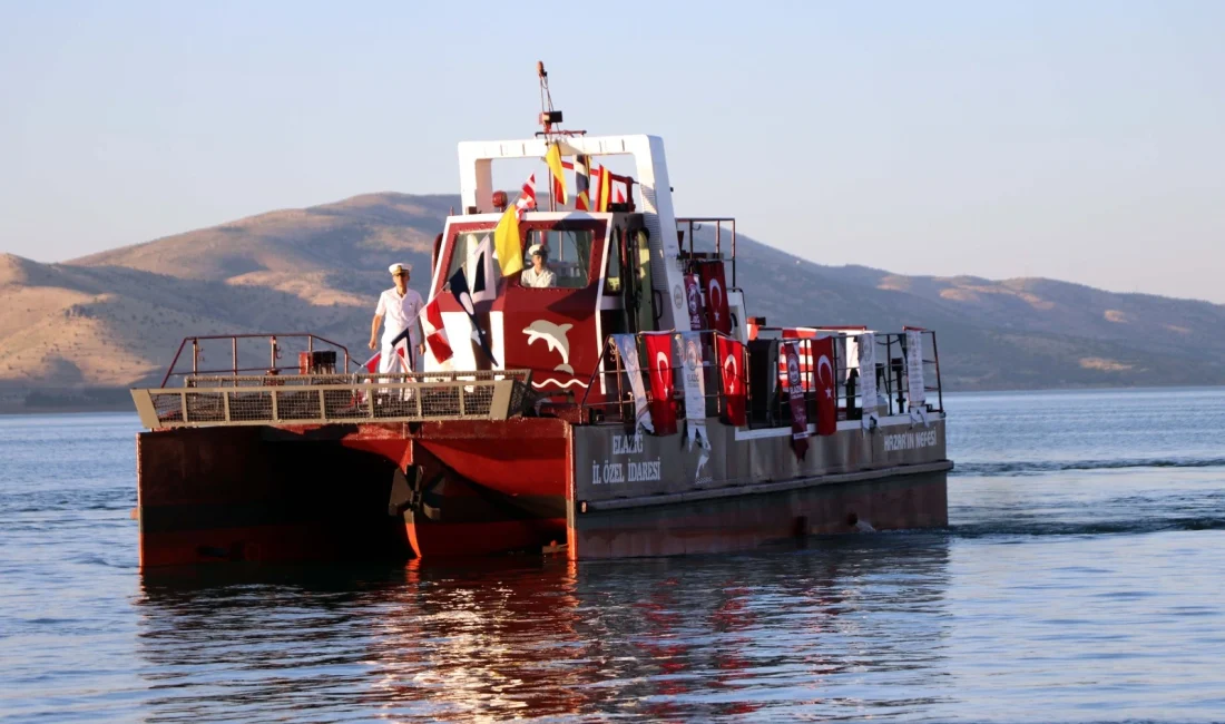 Hazar Gölü’nde su yüzeyi ve dip temizliği yapacak “Hazar’ın Nefesi”