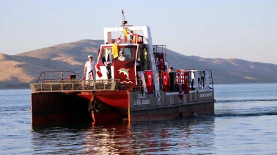 Hazar Gölü’nde su yüzeyi ve dip temizliği yapacak “Hazar’ın Nefesi”