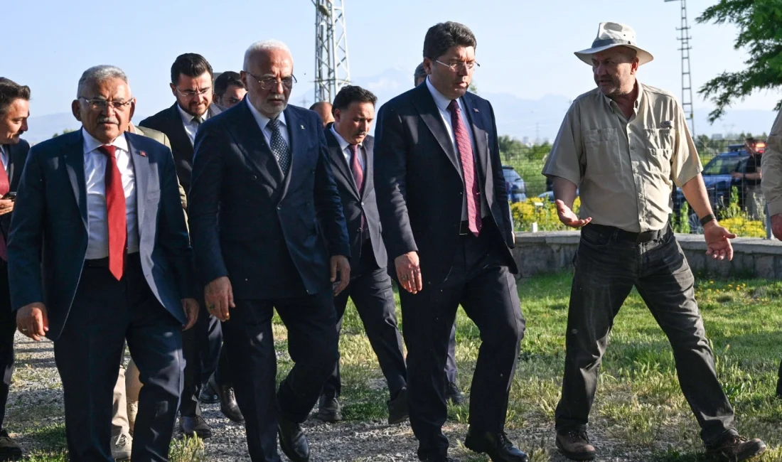 Adalet Bakanı Yılmaz Tunç, Kayseri’de çeşitli temaslarda bulunarak şehirdeki belediye