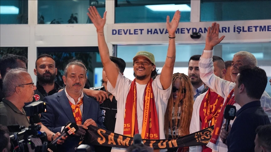  Galatasaray, Alman yıldız Leroy Sane’yi 3 yıllığına kadrosuna kattığını