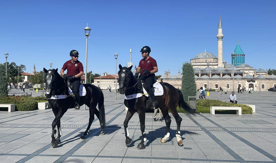 Konya’da Atlı Polis Birliği Göreve Başladı Konya'da göreve başlayan atlı polisler, cadde ve meydanlarda devriye gezerek
