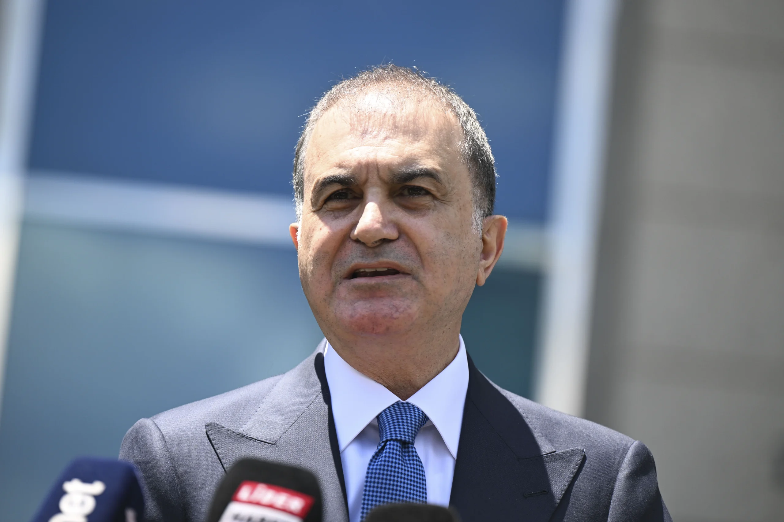 AK Parti Sözcüsü Ömer Çelik, terör örgütünün silah bırakması halinde