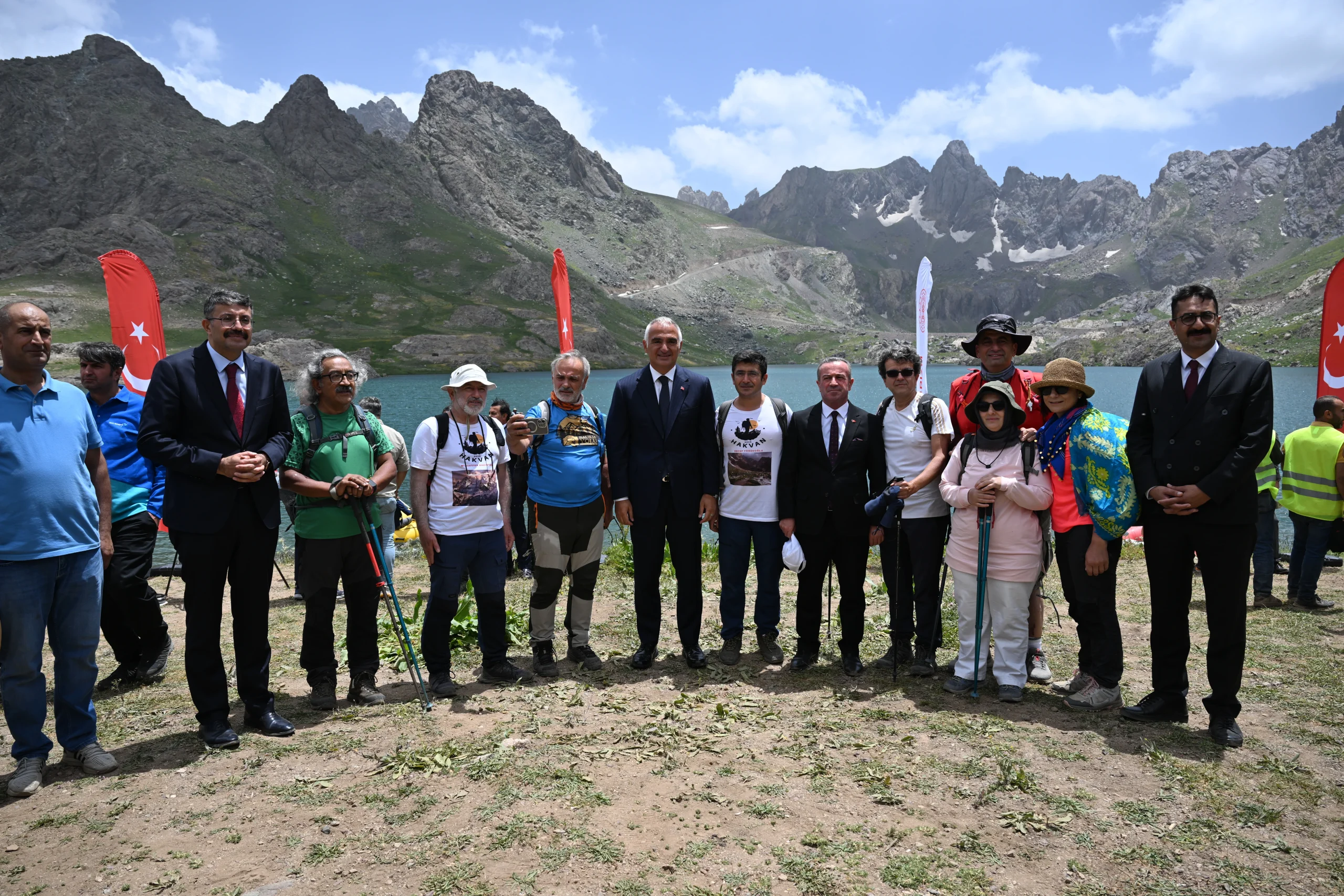  Kültür ve Turizm Bakanı Mehmet Nuri Ersoy, Hakkari'de Sat