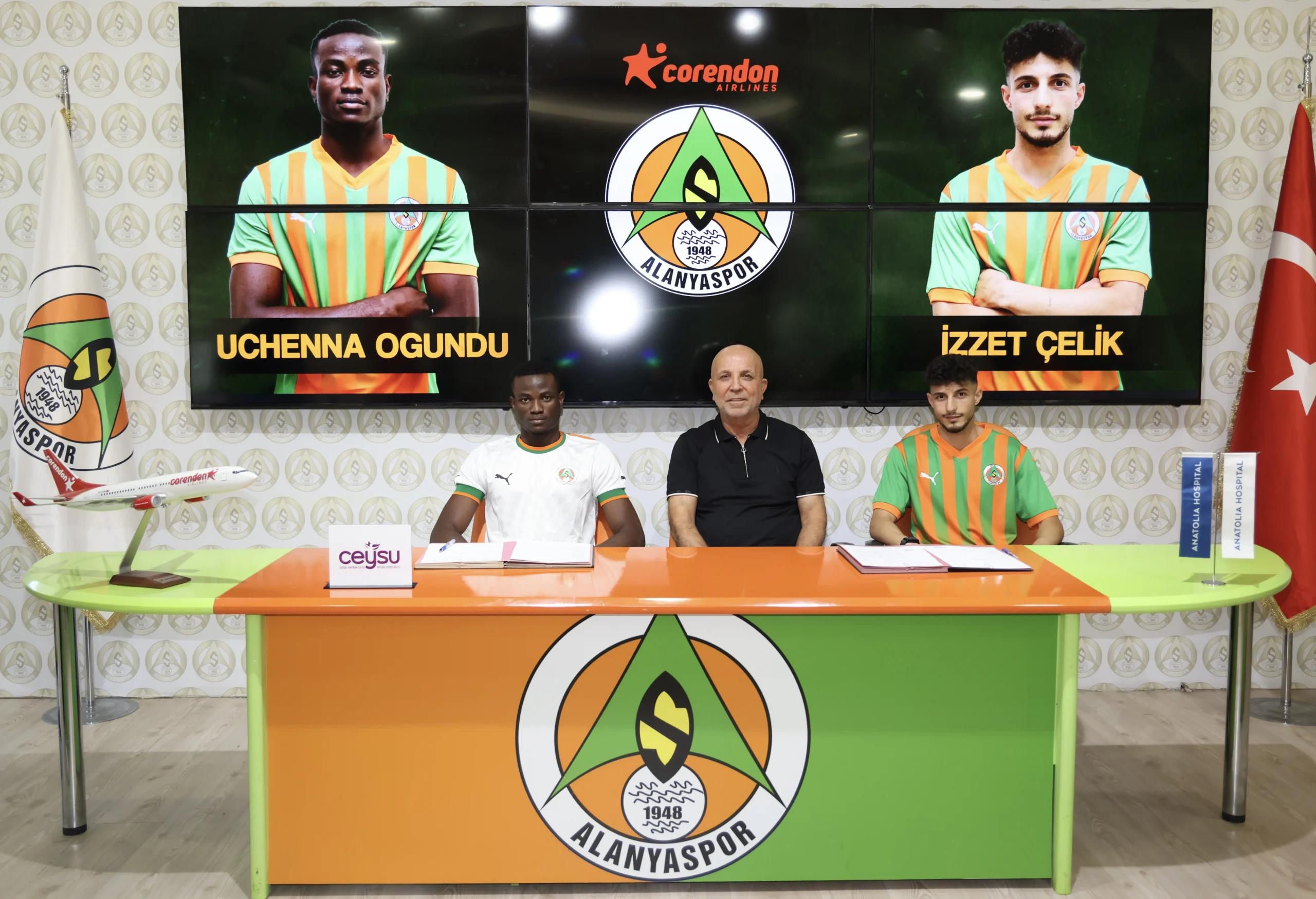 Alanyaspor, genç futbolcular Uchenna Ogundu ve İzzet Çelik ile uzun