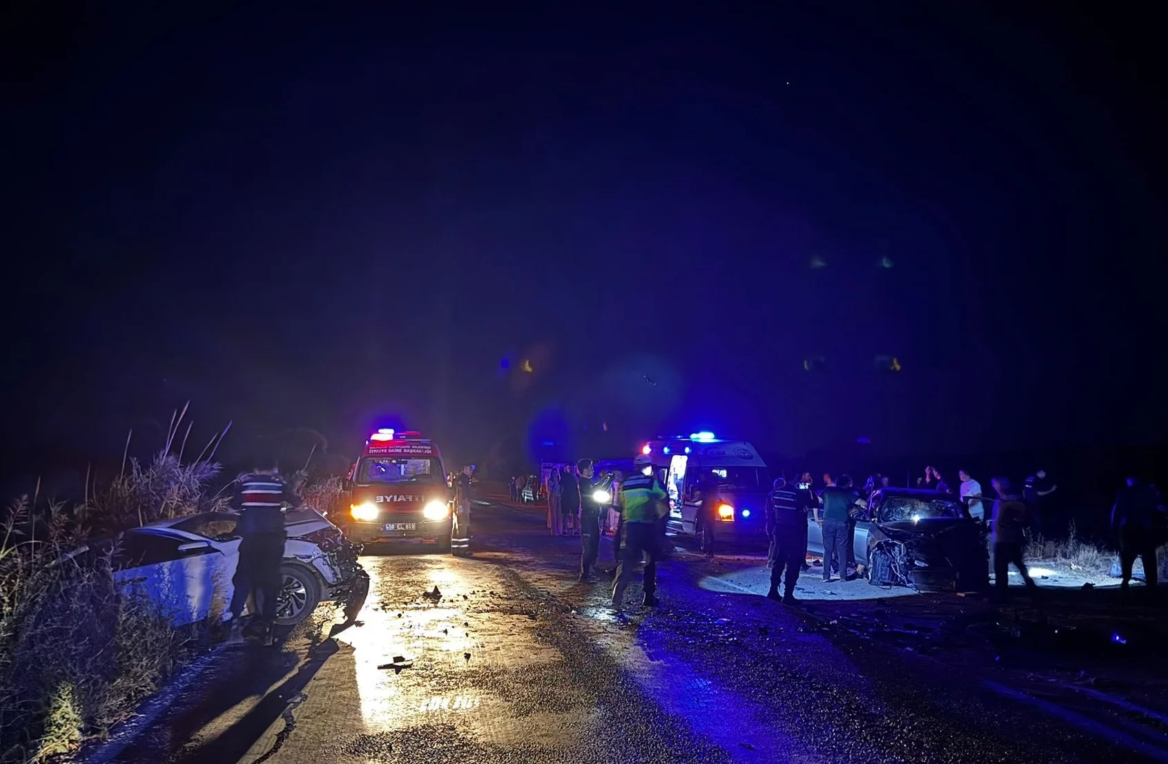 Gönen-Biga kara yolunda meydana gelen zincirleme trafik kazasında 3’ü ağır