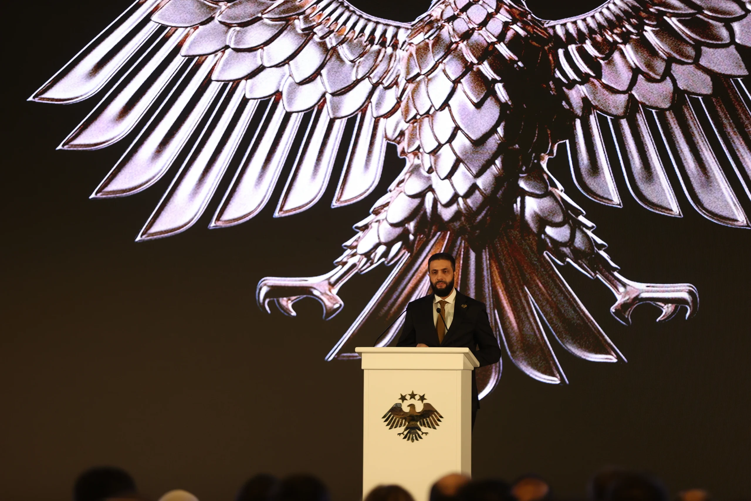  Şam’da tanıtılan yeni ulusal logo, Suriye’nin birlik ve yeniden