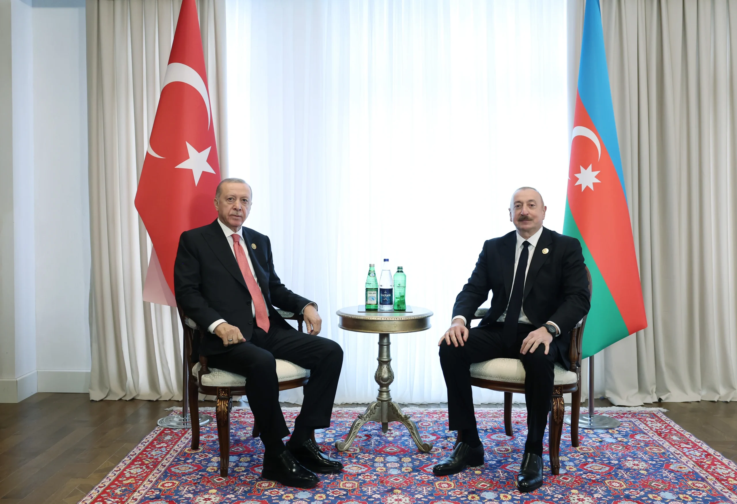  Cumhurbaşkanı Erdoğan, Azerbaycan lideri Aliyev'le yaptığı görüşmede, iki ülkenin