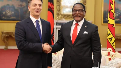  Büyükelçi Hüseyin Barbaros Dicle, Malavi Cumhurbaşkanı Chakwera’ya güven mektubunu