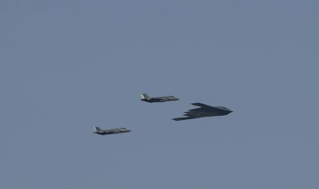 ABD’nin İran’a Saldıran Uçakları Beyaz Saray Semalarında Uçuruldu ABD Bağımsızlık Günü'nde Trump, İran operasyonlarında kullanılan savaş uçaklarını