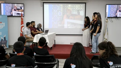  Tunus’ta düzenlenen “Gençler için Gazetecilik” programıyla gençler, mobil gazetecilikten