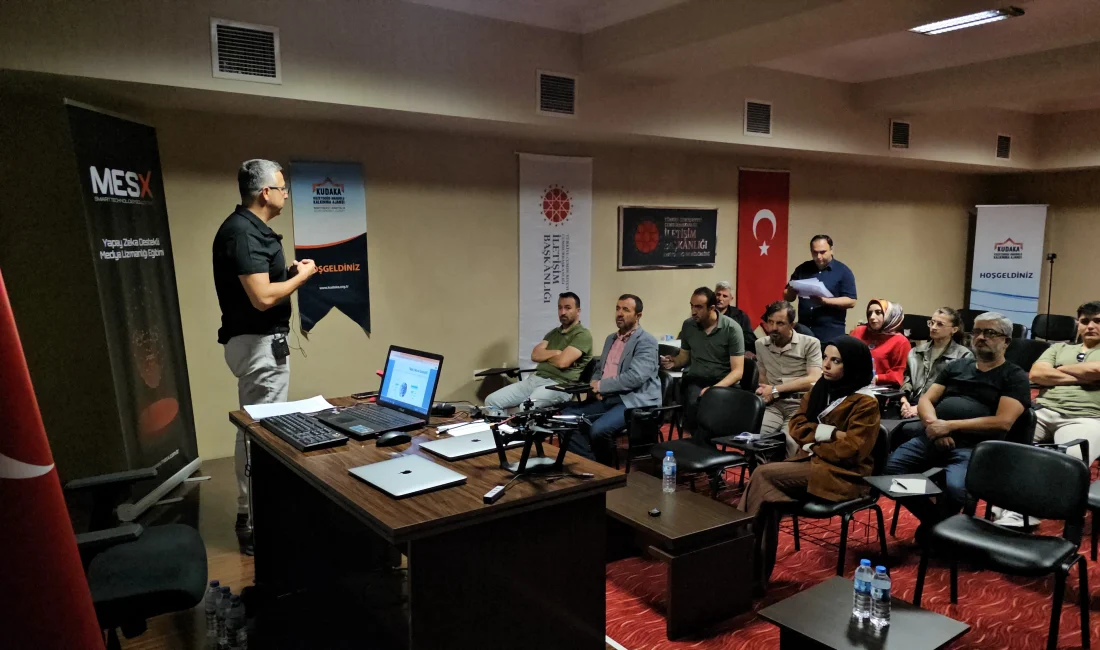  Erzincan’da düzenlenen eğitim programında gazeteciler, yapay zeka teknolojileriyle donatılmış