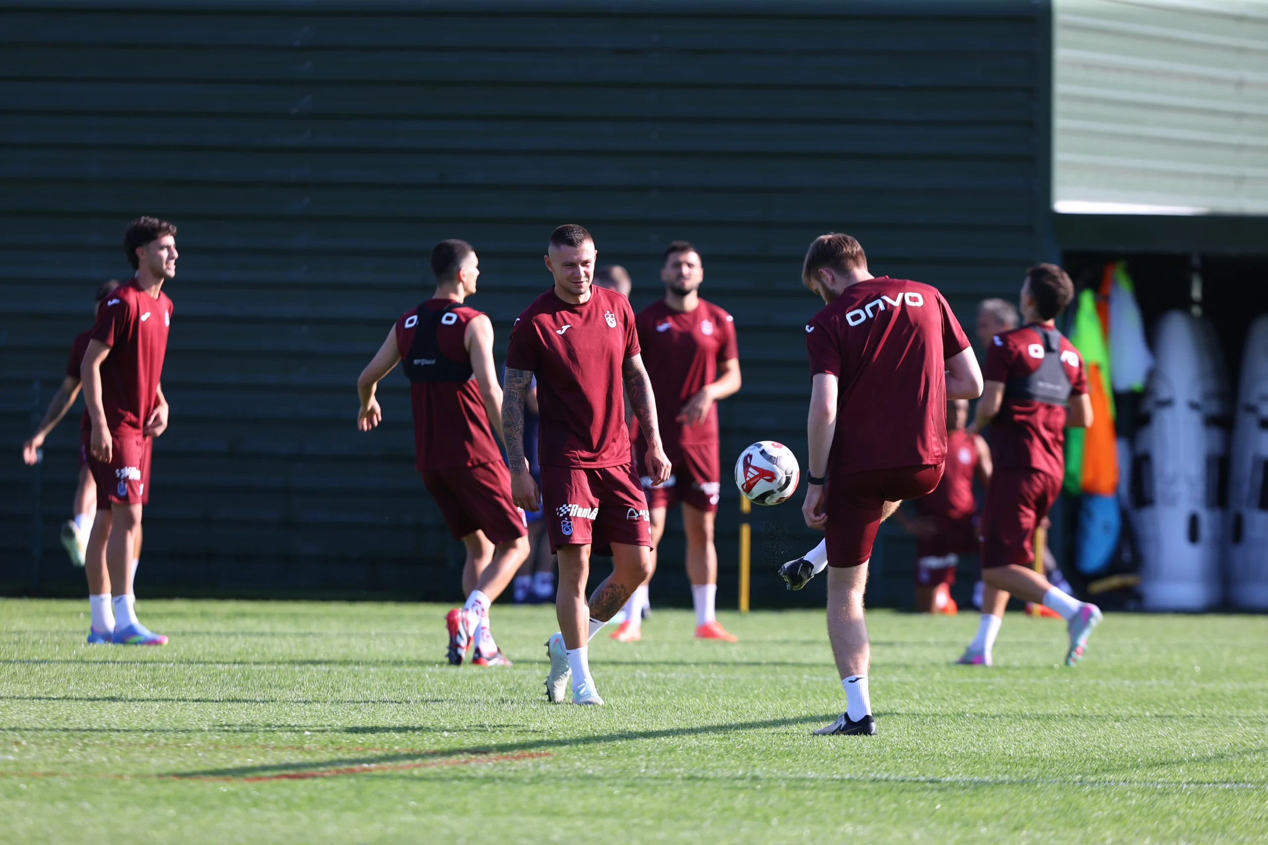 Trabzonspor, yeni sezon çalışmaları kapsamında antrenmanlarını Teknik Direktör Fatih Tekke