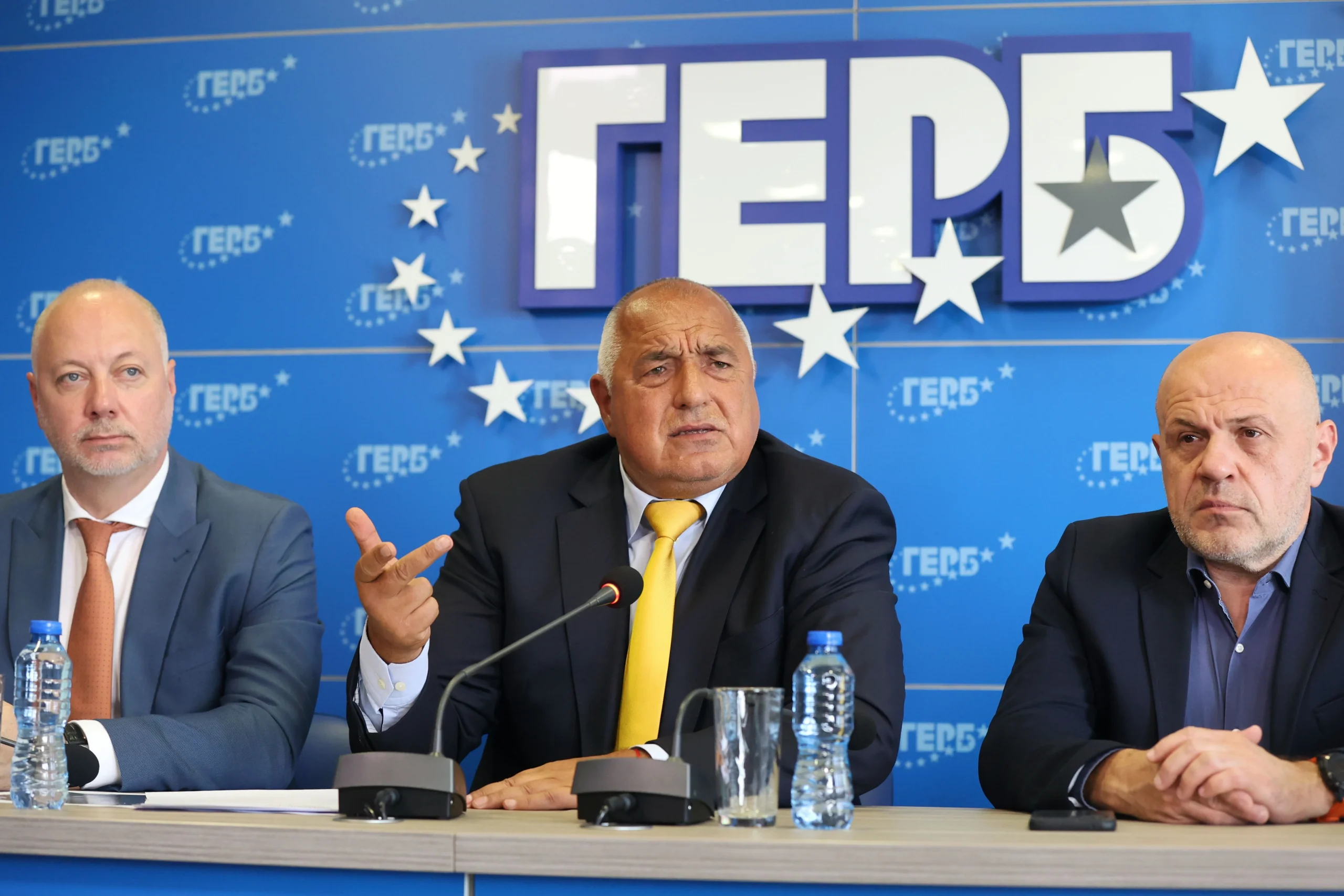 Avrupa Birliği'nin Bulgaristan’ın avro bölgesine katılımını onaylaması, ülkede hükümet ve