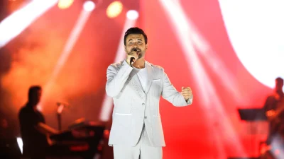 Trabzon Kültür Yolu Festivali’nde sahneye çıkan Gökhan Tepe, performansıyla müzikseverlere