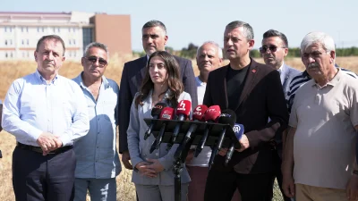  CHP lideri Özgür Özel, Sancaktepe mitinginde yaptığı konuşmada Ekrem