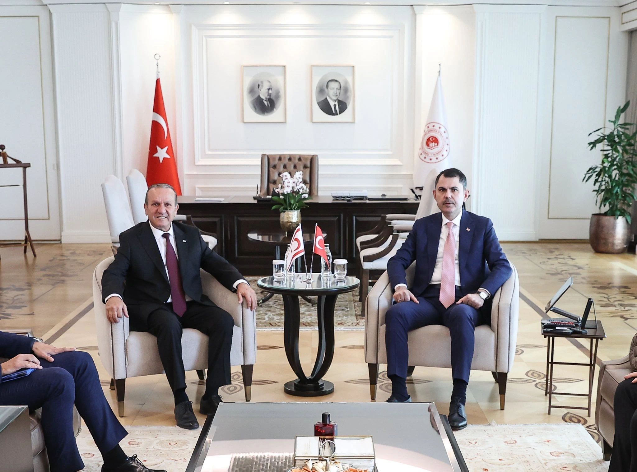 Çevre Bakanı Murat Kurum, KKTC Başbakan Yardımcısı Ataoğlu ile çevresel