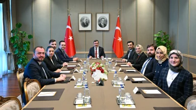 Cumhurbaşkanı Yardımcısı Yılmaz, AK Parti Gençlik Kolları Başkanı Yusuf İbiş