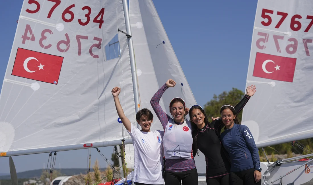 İzmir’in Urla ilçesinde düzenlenen 420 Dünya Şampiyonası’nda Türkiye, genç yelkencileriyle
