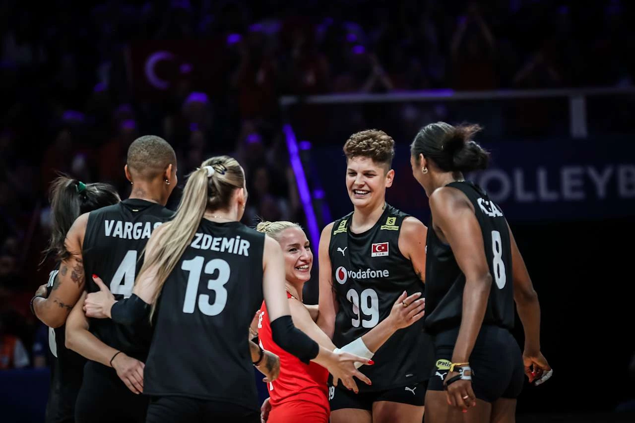  A Milli Kadın Voleybol Takımı, Hollanda’yı set vermeden mağlup