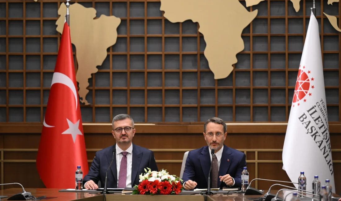 Cumhurbaşkanlığı İletişim Başkanlığı görevine atanan Burhanettin Duran, düzenlenen törenle görevi