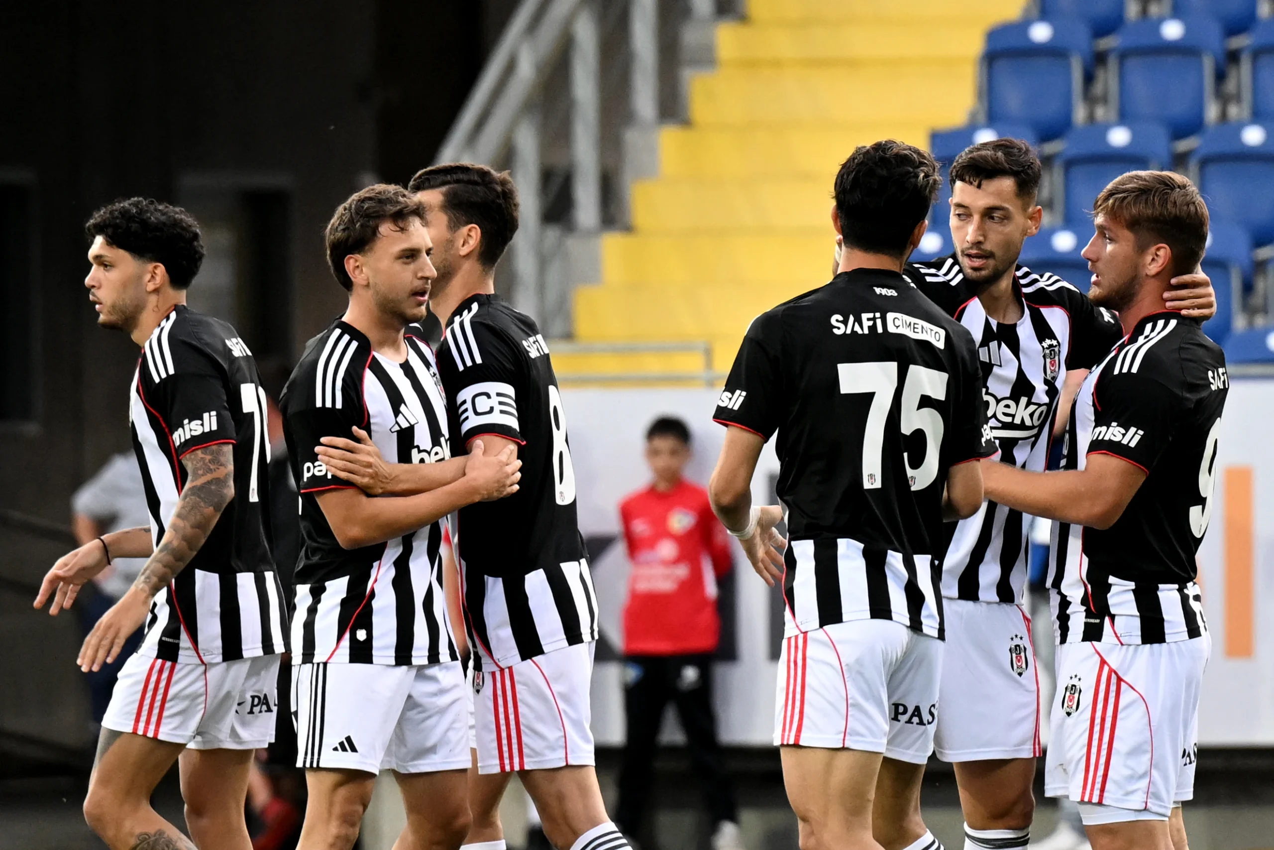Beşiktaş, Avusturya kampındaki ilk sınavında St. Pölten’i 2-0 yenerek hazırlıklara