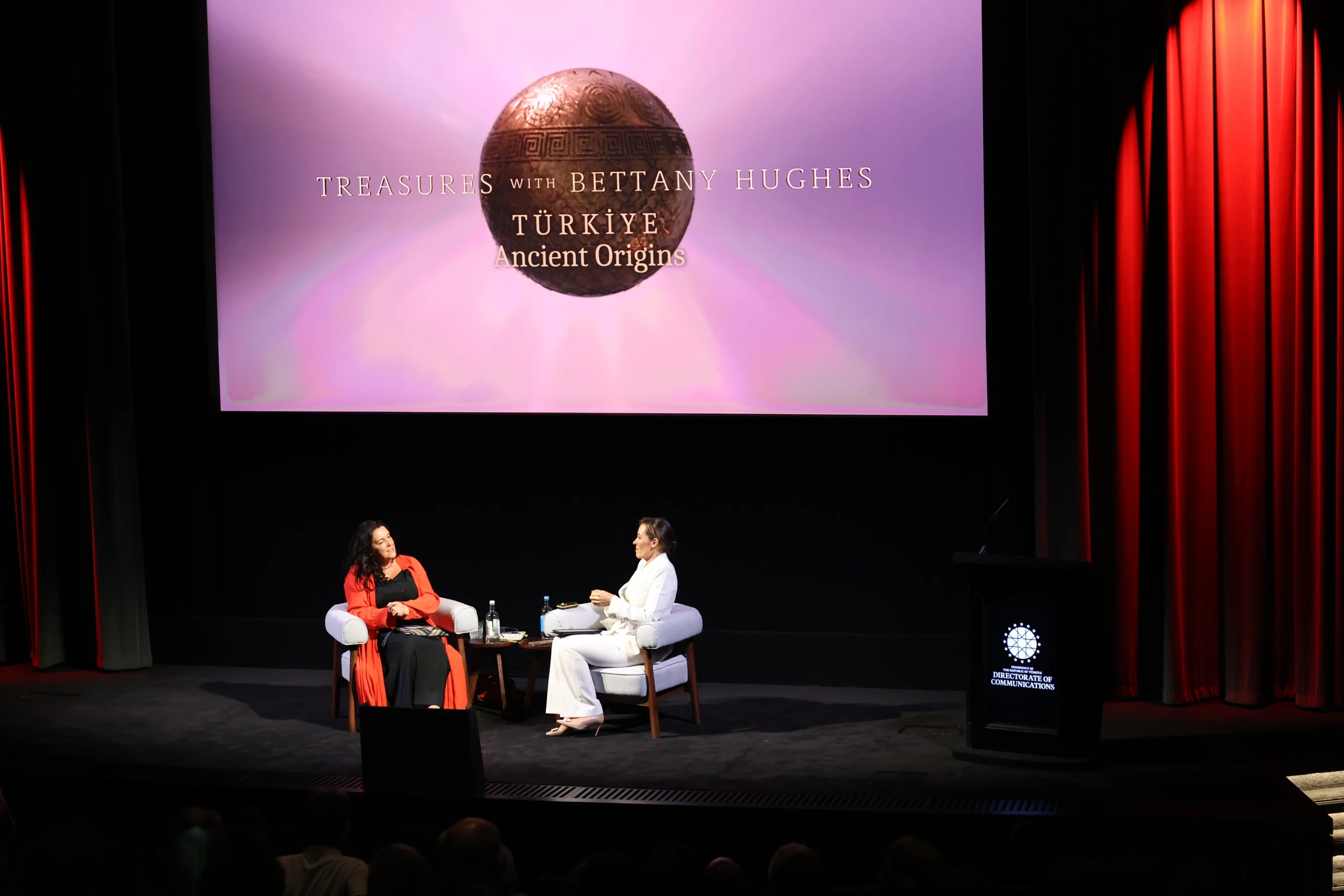 Ünlü tarihçi Bettany Hughes’un Anadolu medeniyetlerine odaklanan belgeseli, Londra’daki özel
