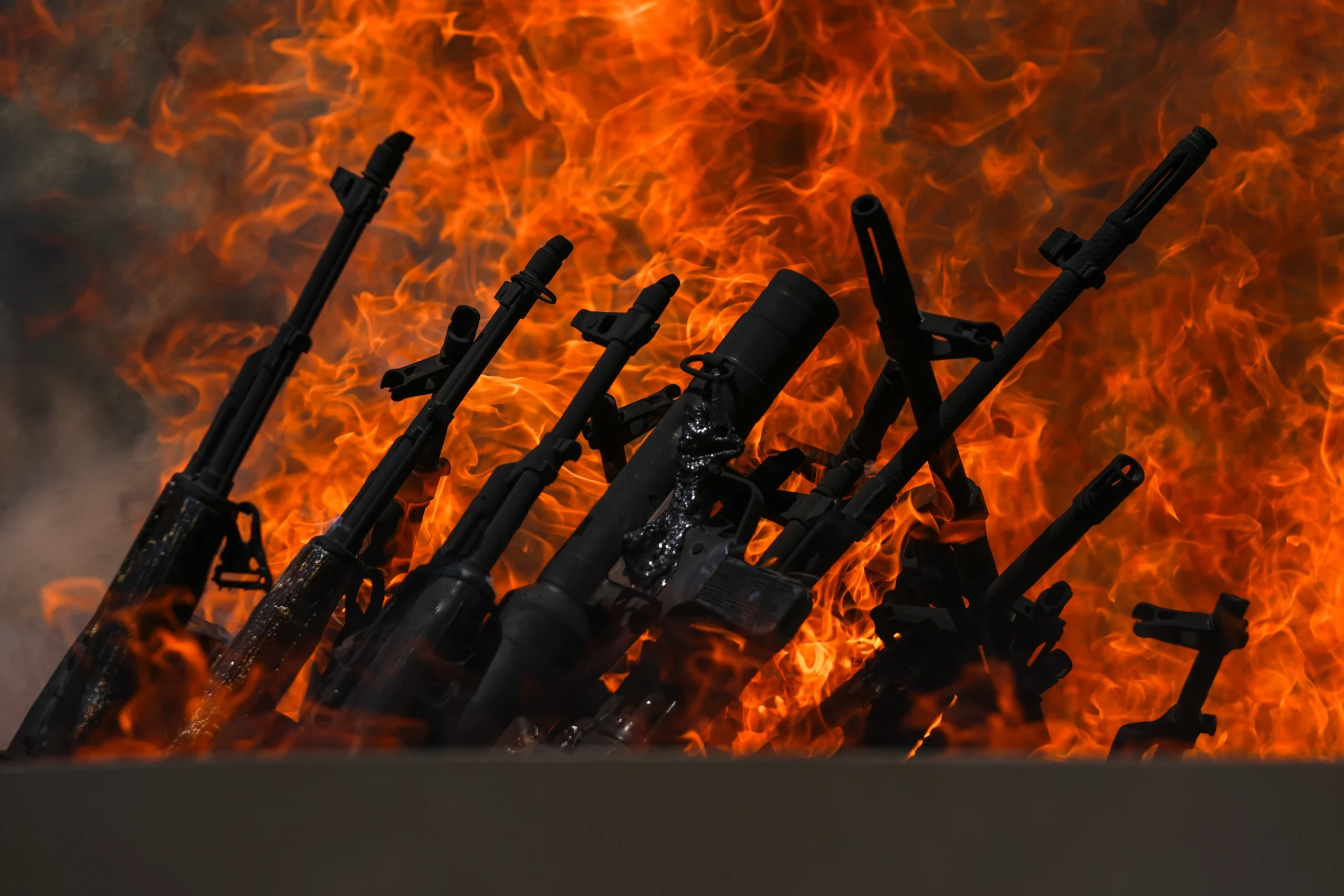 Irak’ın Süleymaniye kentinde PKK'ya bağlı 30 kişilik bir grup, ellerindeki