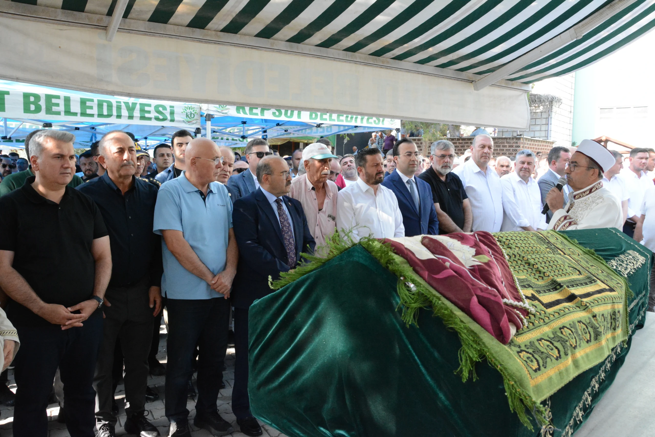 İsmail Ok’un annesi Fatma Ok, Balıkesir'in Kepsut ilçesinde kılınan cenaze