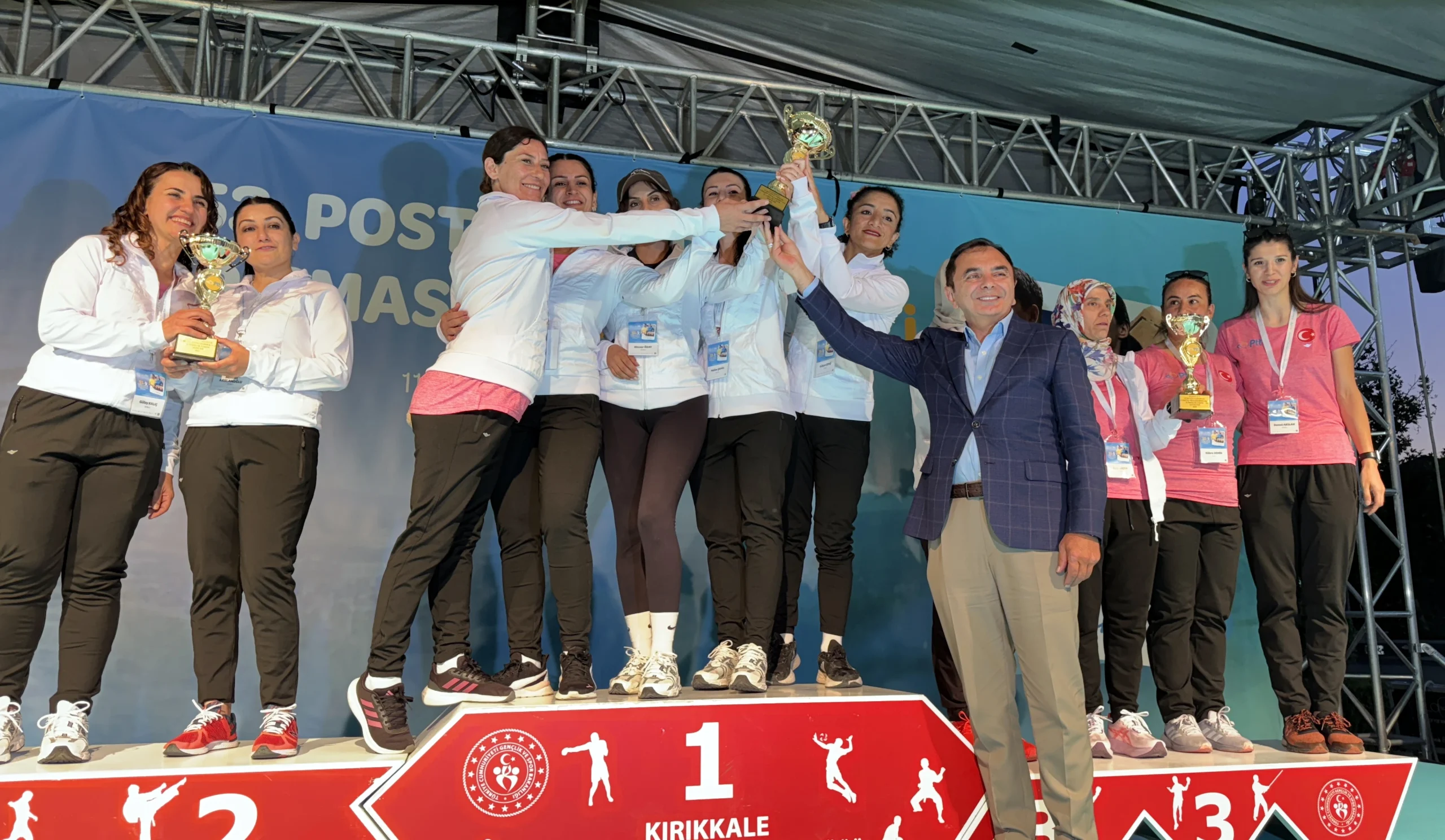 PTT’nin geleneksel yürüyüş yarışmasının Türkiye finali Kırıkkale’de tamamlandı. Yarışmada bireysel