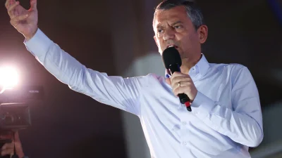 CHP Genel Başkanı Özgür Özel, Antalya’da düzenlenen mitingde Muhittin Böcek'e
