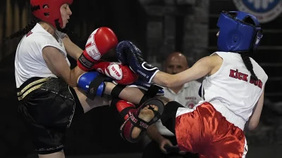 Türkiye Kick Boks Şampiyonası İzmir’de Nefes Kesti İzmir'de düzenlenen Türkiye Kick Boks Şampiyonası, kıyasıya mücadelelere sahne oldu