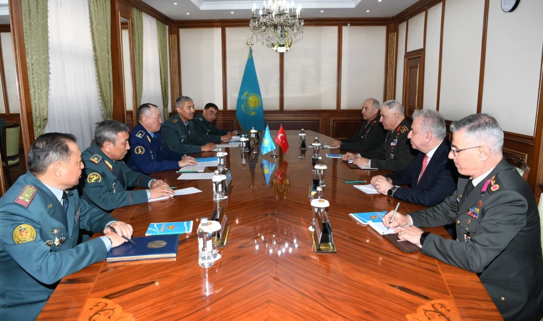 Orgeneral Metin Gürak, Kazakistan’da üst düzey askeri yetkililerle görüştü, çeşitli