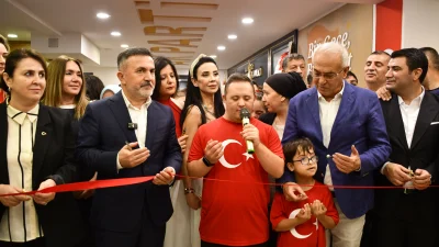 Adana’da özel çocukların çizdiği 15 Temmuz temalı eserler, “Bir Gece