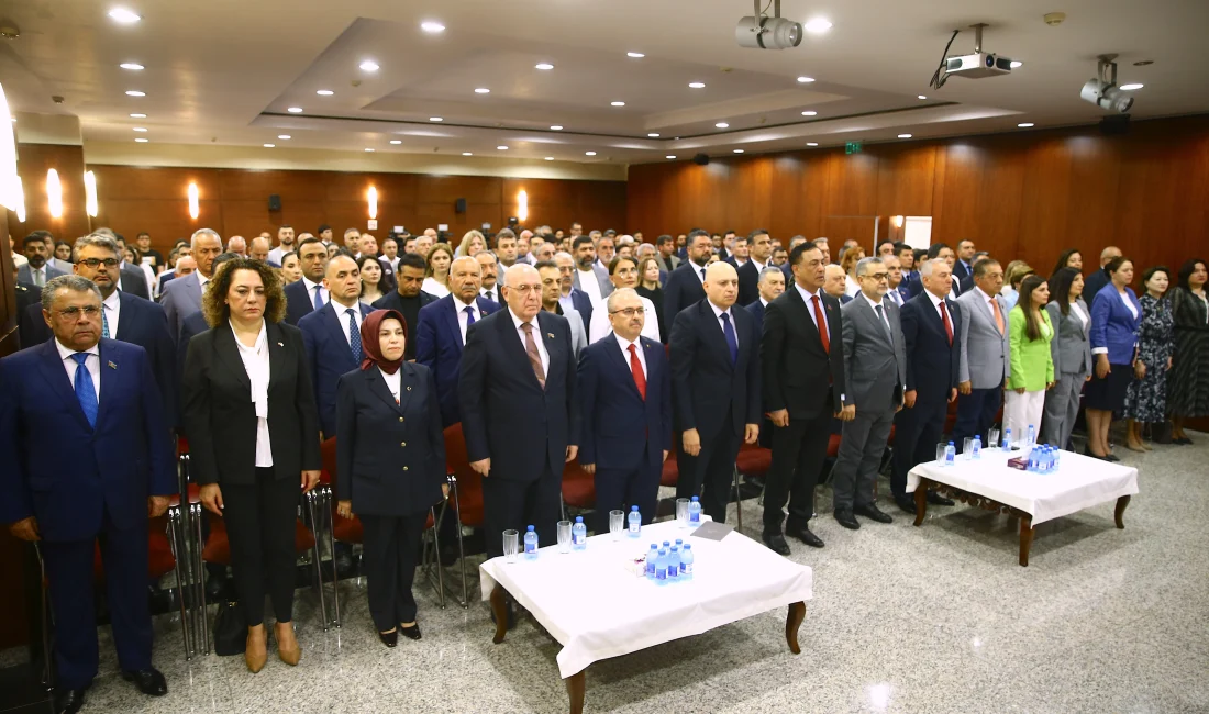 Bakü’de 15 Temmuz Anma Etkinliği: “Zaferin Adı Türkiye” Bakü’de düzenlenen 15 Temmuz anma etkinliğinde Türk milletinin demokrasi mücadelesi