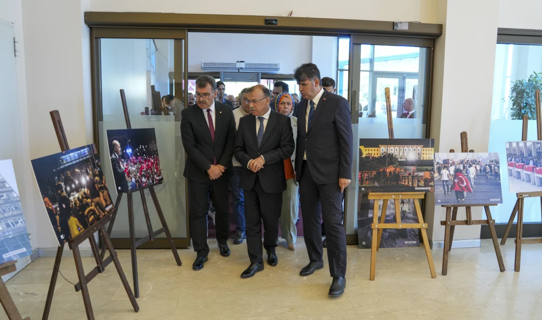 15 Temmuz’un simge karelerinin yer aldığı “Zaferin Adı Türkiye” fotoğraf