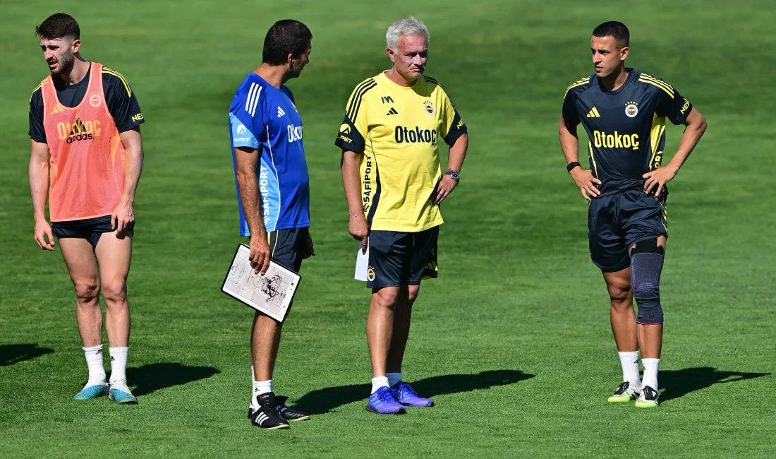 Fenerbahçe, 2025-2026 sezonu öncesi Portekiz'de yaptığı kampta tempoyu artırdı.