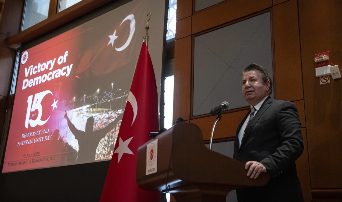 Türkiye’nin Washington Büyükelçiliği’nde düzenlenen 15 Temmuz anma töreninde demokrasi mesajları