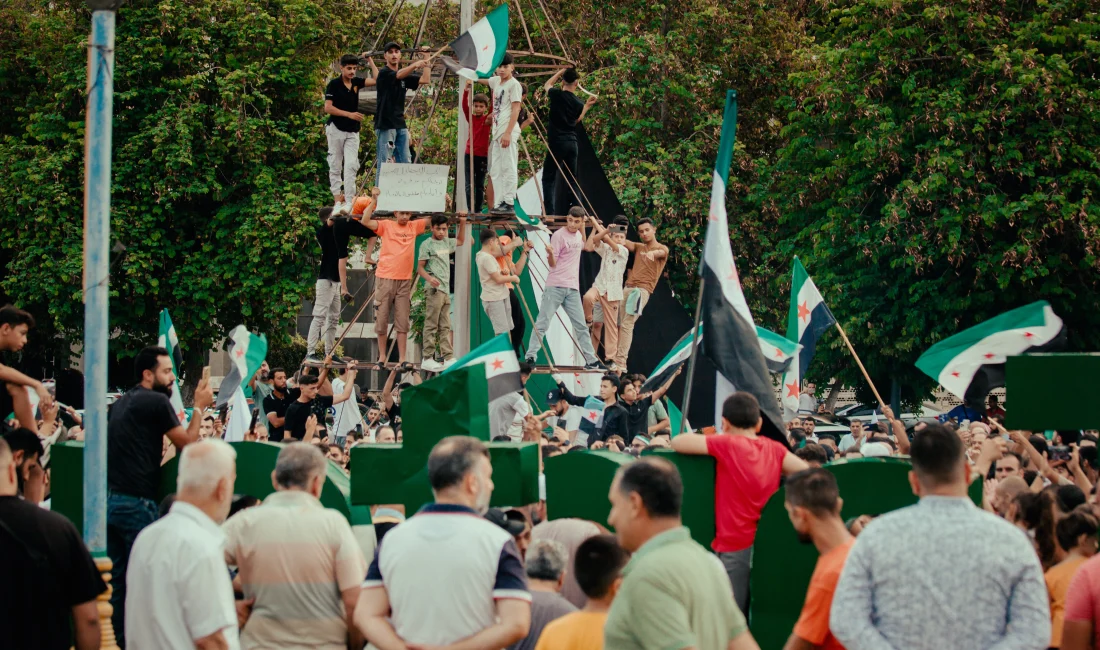 Türkiye ve 10 Arap ülkesinin yayımladığı ortak bildiride, İsrail’in Suriye’ye